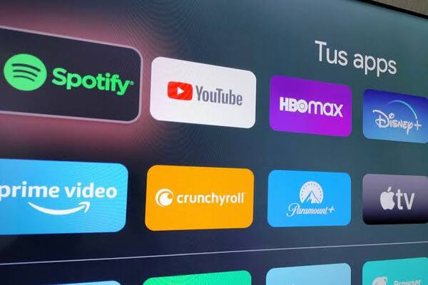 TV Roku con apps de estreaming en la pantalla