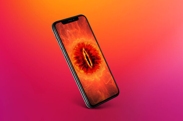 Celular con un ojo "maligno" en la pantalla