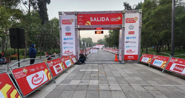 Foto de la salida de la Carrera Waldos 2022