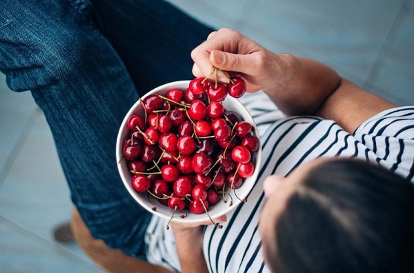 Ingesta constante de cerezas podría mejorar tu salud de forma integral