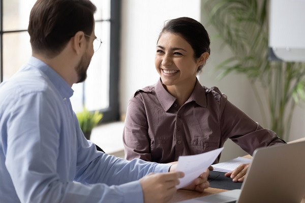 Hombres y mujeres tienen diferentes motivos para ir a la oficina