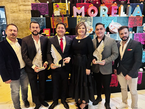 Foto de la premiación de lo LGBTQ+ Travel Awards