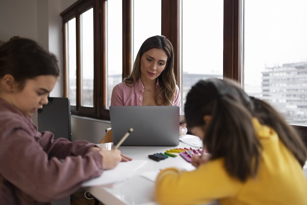 Madres emprendedoras tienen triple jornada de trabajo