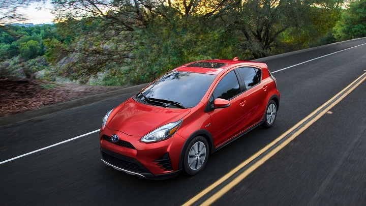 PrIUS C 2018