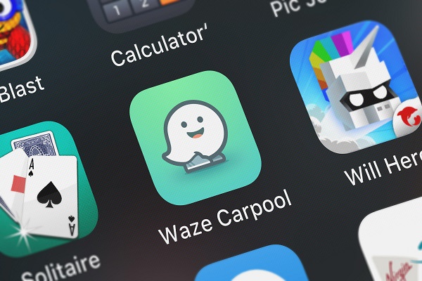 Saca para la gasolina con Waze Carpool