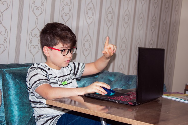 Cómo limitar el tiempo de los niños frente a la pantalla y mantenerlos seguros