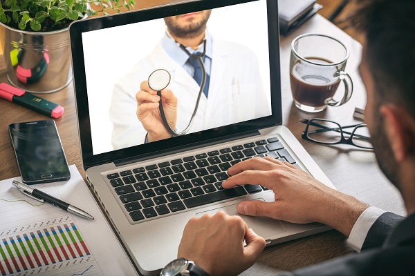 habilitan consultas medicas online para viajeros