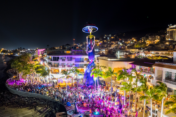 Foto de catrina monumental en Puerto Vallarta