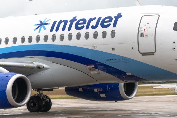 Interjet cancela vuelos; competencia crea promociones