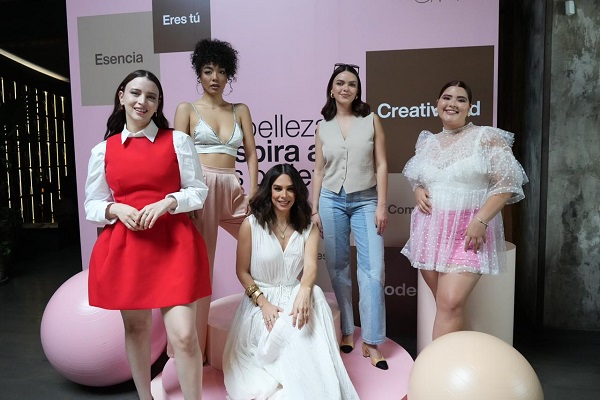 Natura presenta su squad de maquillaje sin estereotipos