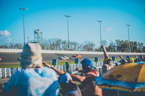 Aficionados de la NASCAR durante una carrera