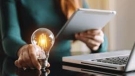 Cinco acciones sencillas para ahorrar energía en casa y en el trabajo Cinco acciones sencillas para ahorrar energía en casa y en el trabajo