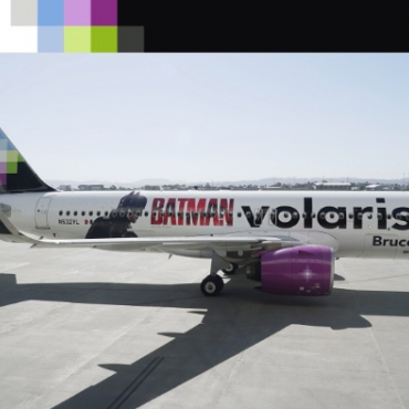 Volaris y Warner Bros. Pictures dan vida a Bruce, avión inspirado en “The batman”