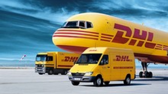 DHL, la empresa de logística contrató empleados adicionales y amplió sus capacidades al anticipar volúmenes récord durante la temporada navideña de 2017. 