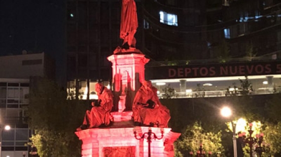 Monumentos de CDMX se colorean de naranja 