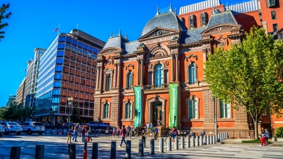  Smithsonian Institution in Washington 