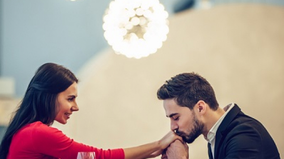 ¿Qué tipo de pareja eres cuando celebras el 14 de febrero en un restaurant?