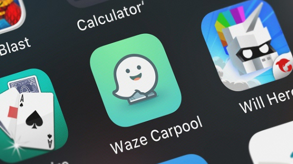 Saca para la gasolina con Waze Carpool