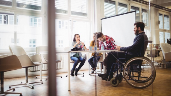 Organizan feria del empleo para personas con discapacidad