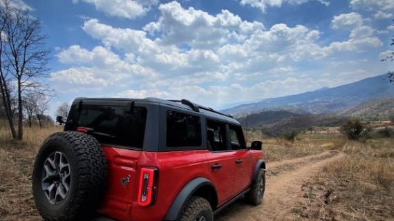 Ford Bronco trae las versiones más capaces para la aventura. 